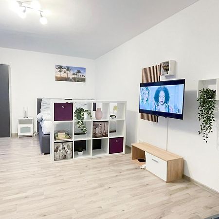 Perfekte 1,5 Wohnung Zentral In Leonberg Gegenueber Einkaufzentrum Kültér fotó