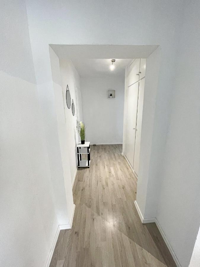 Perfekte 1,5 Wohnung Zentral In Leonberg Gegenueber Einkaufzentrum Kültér fotó
