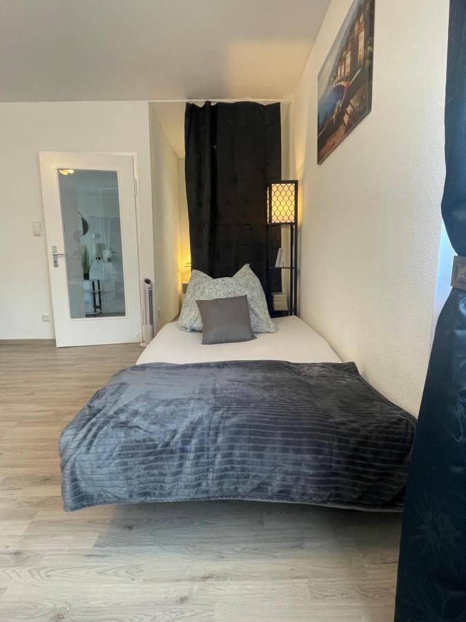 Perfekte 1,5 Wohnung Zentral In Leonberg Gegenueber Einkaufzentrum Kültér fotó