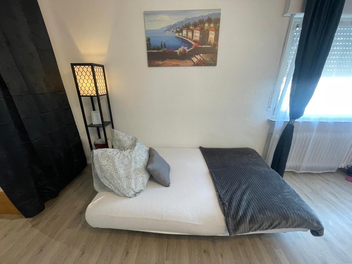 Perfekte 1,5 Wohnung Zentral In Leonberg Gegenueber Einkaufzentrum Kültér fotó